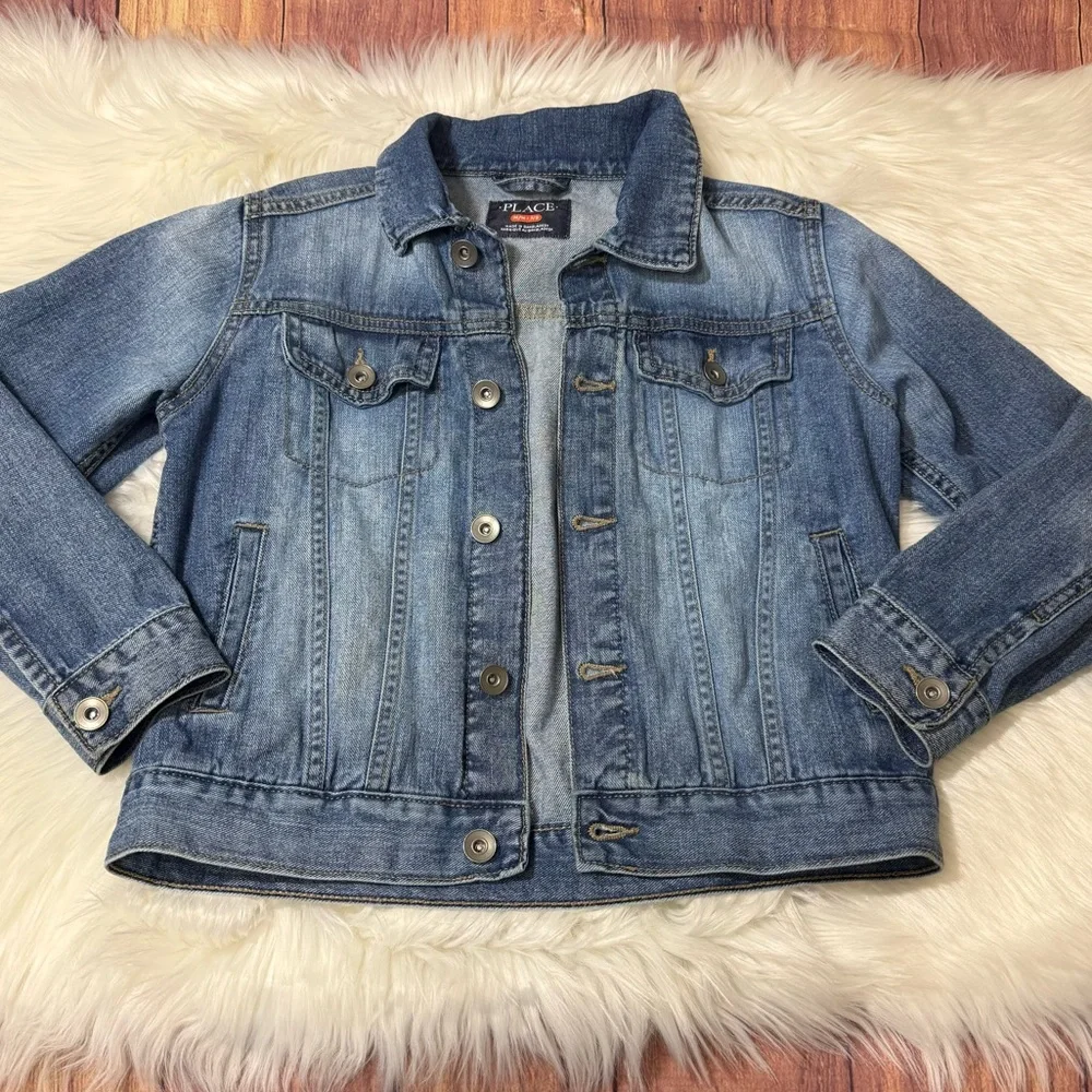 The Children’s Place Medium Wash Button Front Denim Jacket - Boys Size M (7/8)
